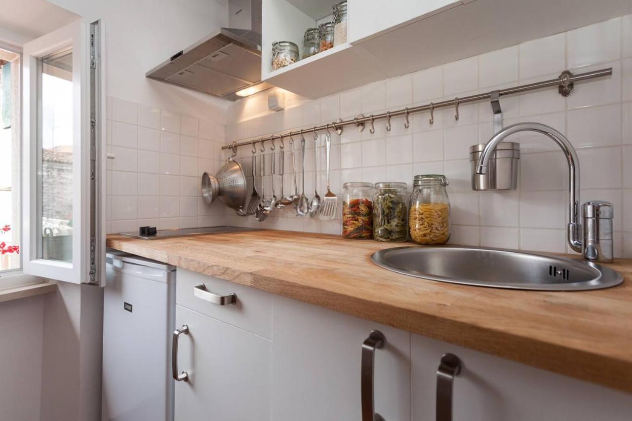 Vintage Apartment Rovinj Old Town Buitenkant foto
