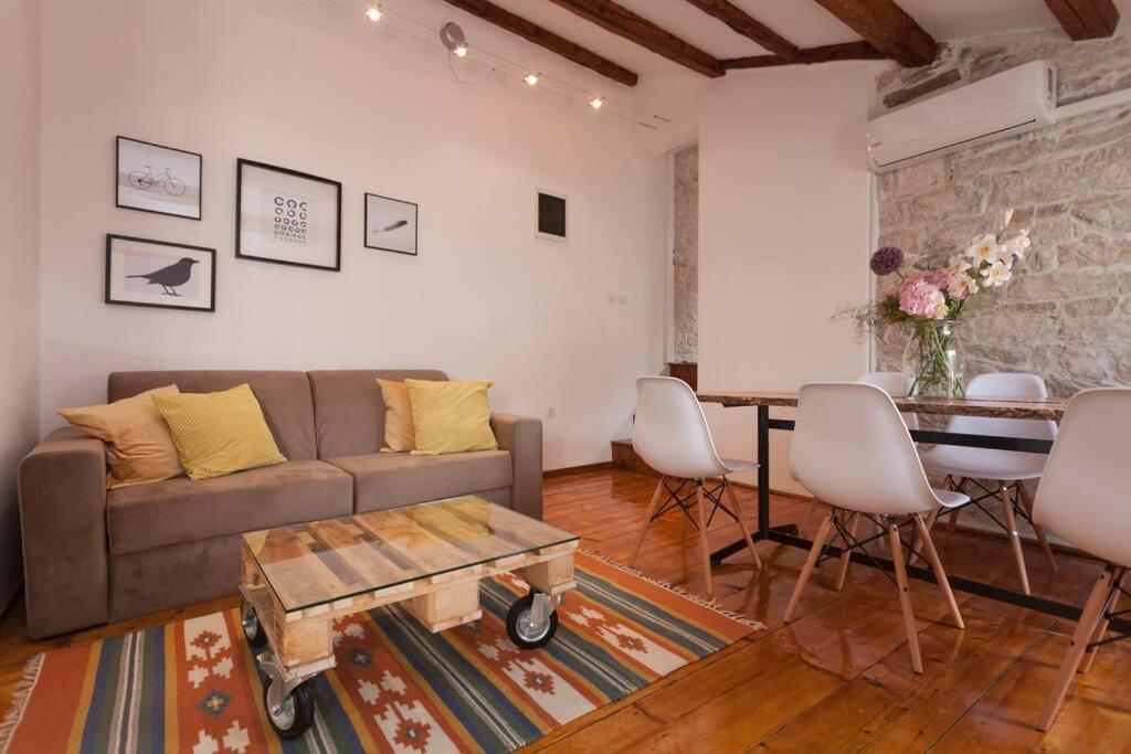 Vintage Apartment Rovinj Old Town Buitenkant foto