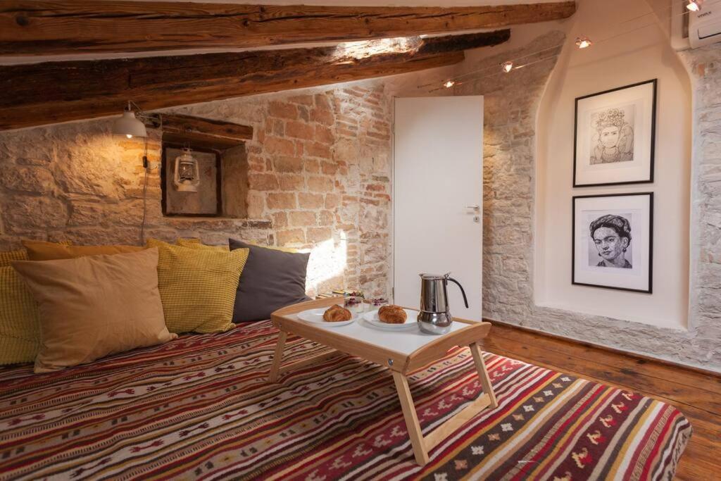 Vintage Apartment Rovinj Old Town Buitenkant foto